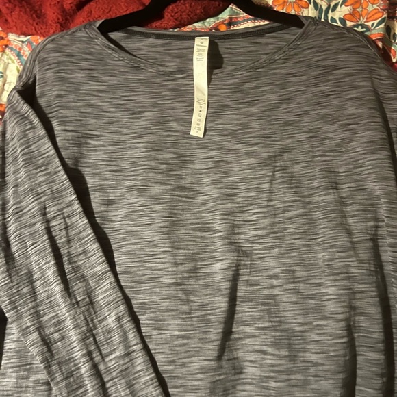 Lululemon long sleve - Picture 1 of 2